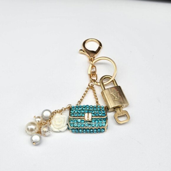 100% Auth Louis Vuitton Lock & Key with unbranded Bagcharm, Keycharm, Keychain - Picture 4 of 7